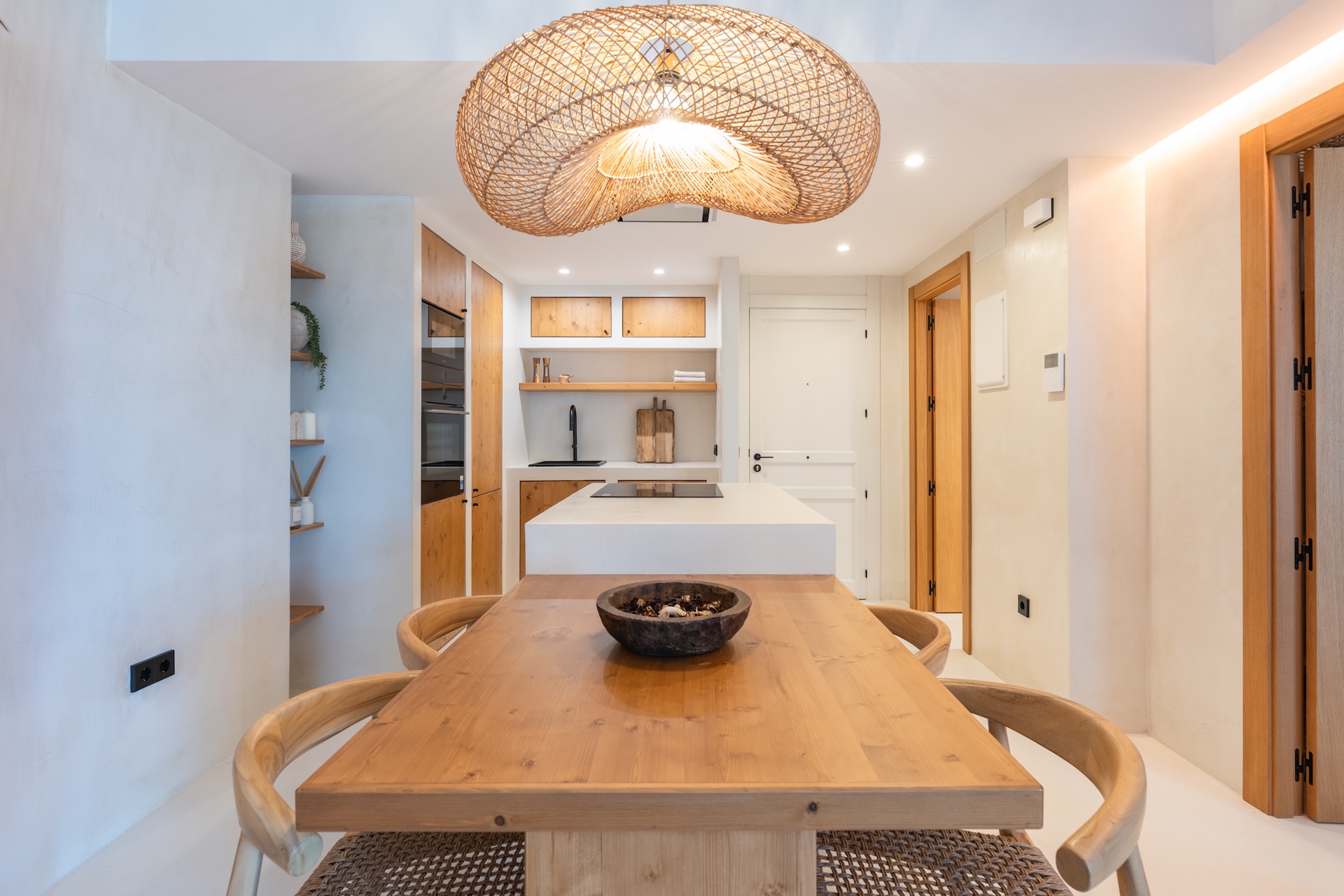 Resa Estates apartment for sale Botafoch Ibiza kithen dining ok.jpg